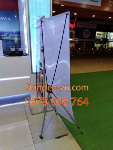 Standee chữ X cường lực